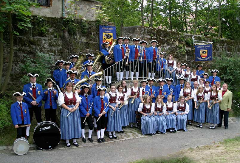 Die Musikerinnen und Musiker des Blasorchesters Ebern